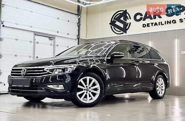 Универсал Volkswagen Passat 2022 в Киеве
