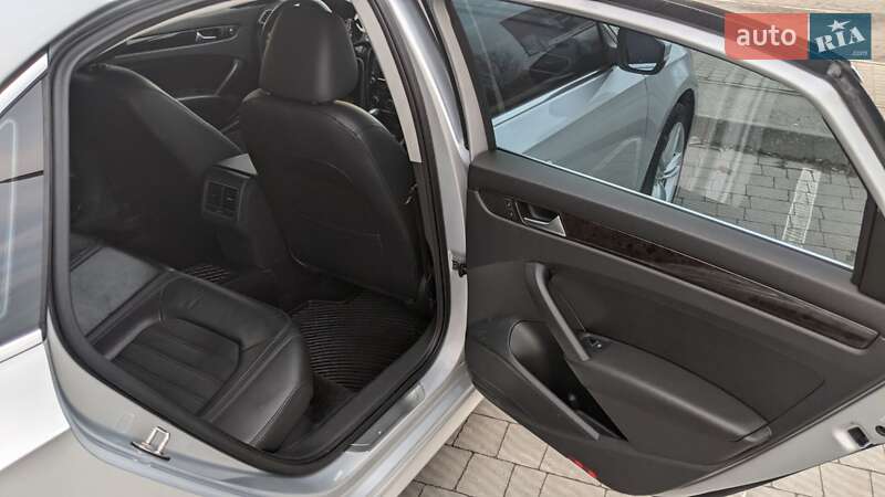 Седан Volkswagen Passat 2015 в Львове