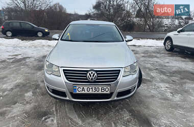 Седан Volkswagen Passat 2006 в Боровой