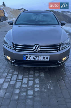 Универсал Volkswagen Passat 2011 в Золочеве