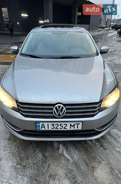 Седан Volkswagen Passat 2012 в Киеве