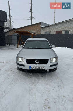 Седан Volkswagen Passat 2002 в Шполі
