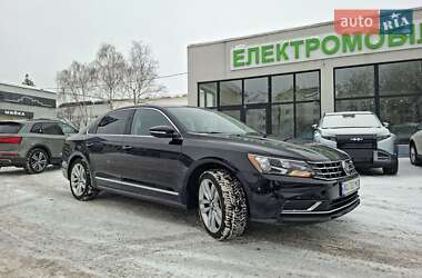 Седан Volkswagen Passat 2015 в Івано-Франківську