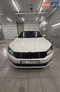 Седан Volkswagen Passat 2012 в Петриковке