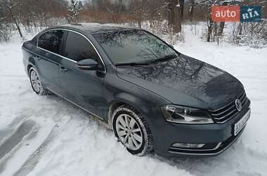 Седан Volkswagen Passat 2013 в Киеве