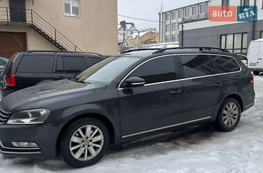 Універсал Volkswagen Passat 2011 в Тернополі