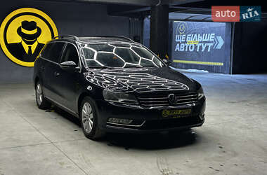 Універсал Volkswagen Passat 2011 в Чернівцях