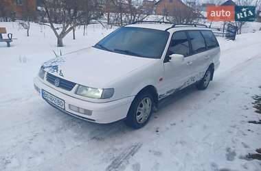 Універсал Volkswagen Passat 1995 в Монастириській