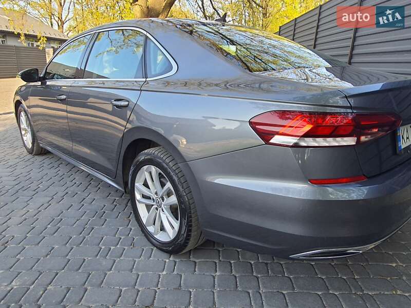 Седан Volkswagen Passat 2020 в Киеве