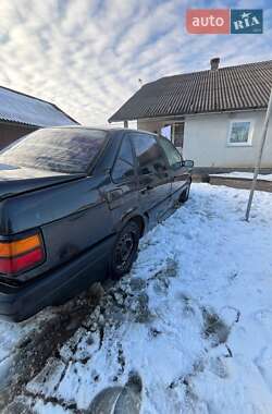 Седан Volkswagen Passat 1987 в Ивано-Франковске
