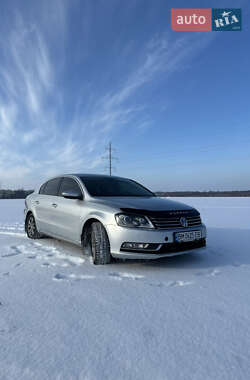 Седан Volkswagen Passat 2011 в Конотопе