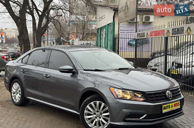 Седан Volkswagen Passat 2018 в Николаеве