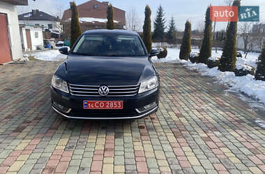 Седан Volkswagen Passat 2011 в Львове