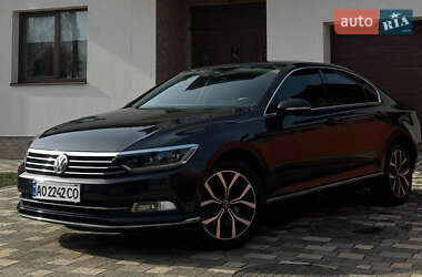 Седан Volkswagen Passat 2018 в Ужгороді