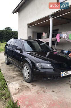 Універсал Volkswagen Passat 1998 в Стрию