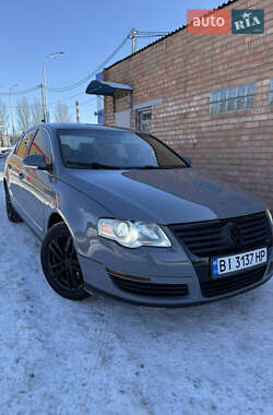 Седан Volkswagen Passat 2005 в Дніпрі