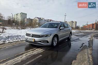 Універсал Volkswagen Passat 2020 в Нововолинську