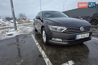 Седан Volkswagen Passat 2017 в Києві