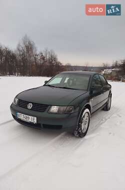 Седан Volkswagen Passat 1998 в Калуше