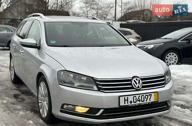 Универсал Volkswagen Passat 2011 в Староконстантинове