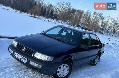 Седан Volkswagen Passat 1996 в Тлумаче