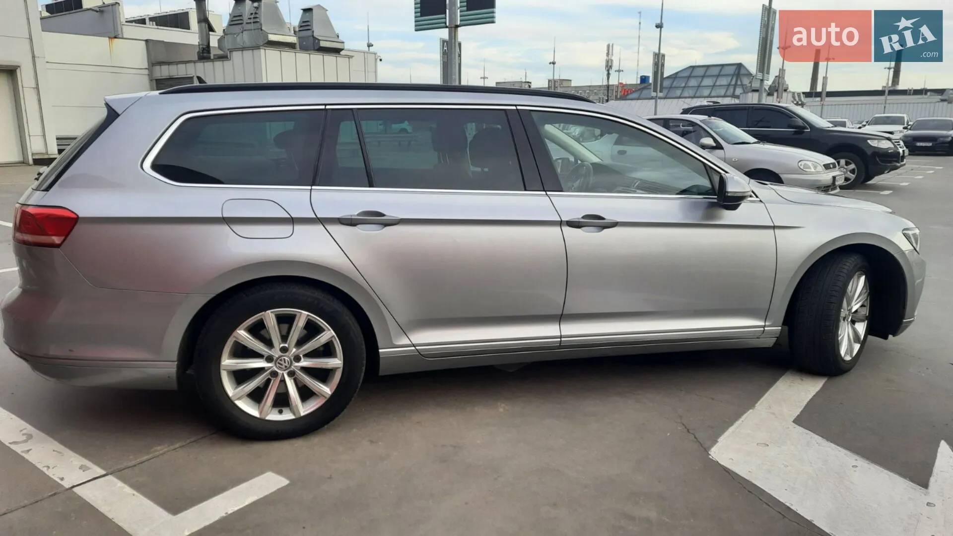 Volkswagen Passat 2018 VIN WVWZZZ3CZJE152308 фото оголошення 6 з 44