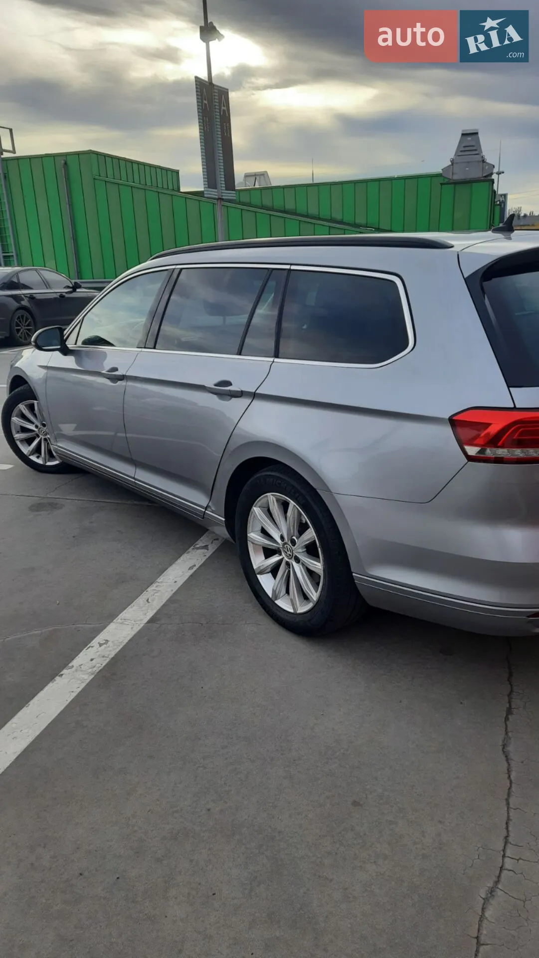 Volkswagen Passat 2018 VIN WVWZZZ3CZJE152308 фото оголошення 10 з 44