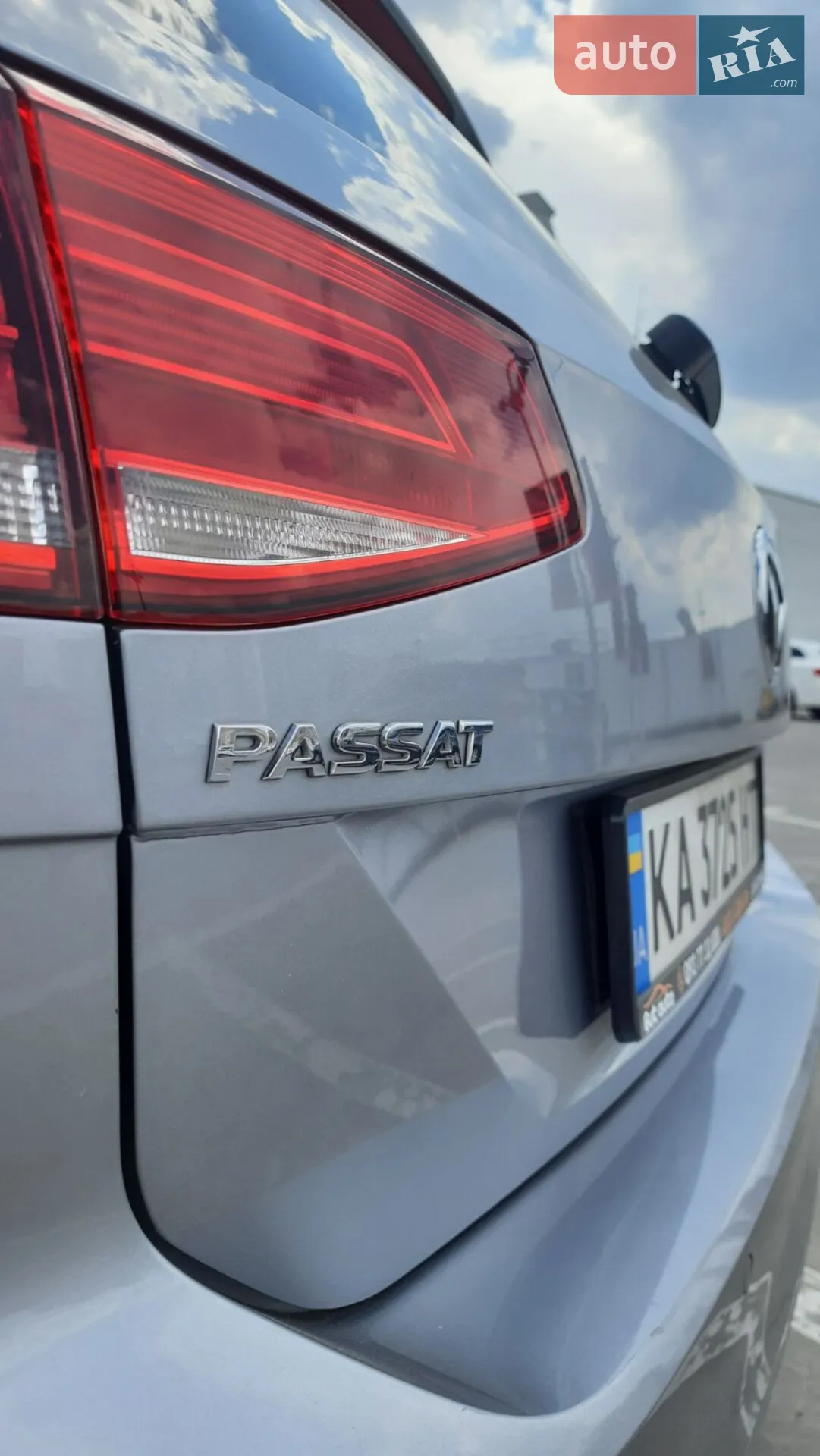 Volkswagen Passat 2018 VIN WVWZZZ3CZJE152308 фото оголошення 18 з 44