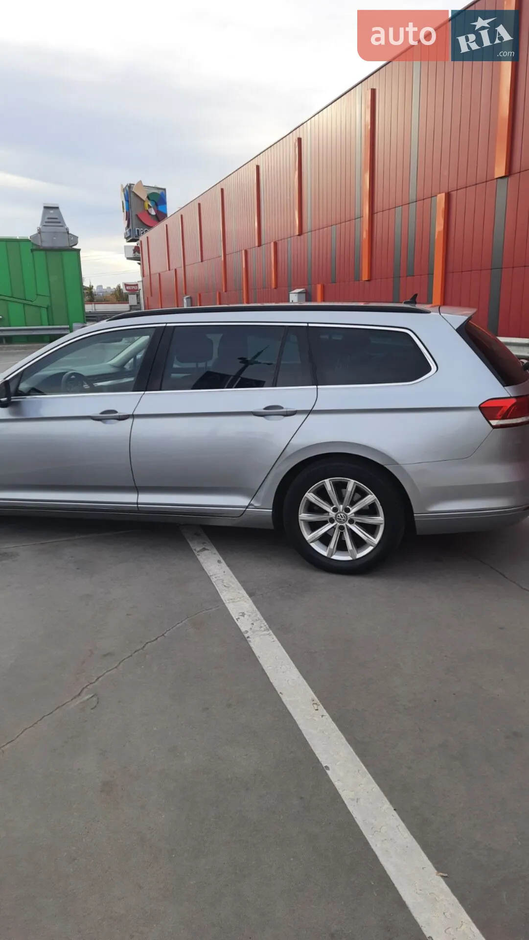 Volkswagen Passat 2018 VIN WVWZZZ3CZJE152308 фото оголошення 13 з 44