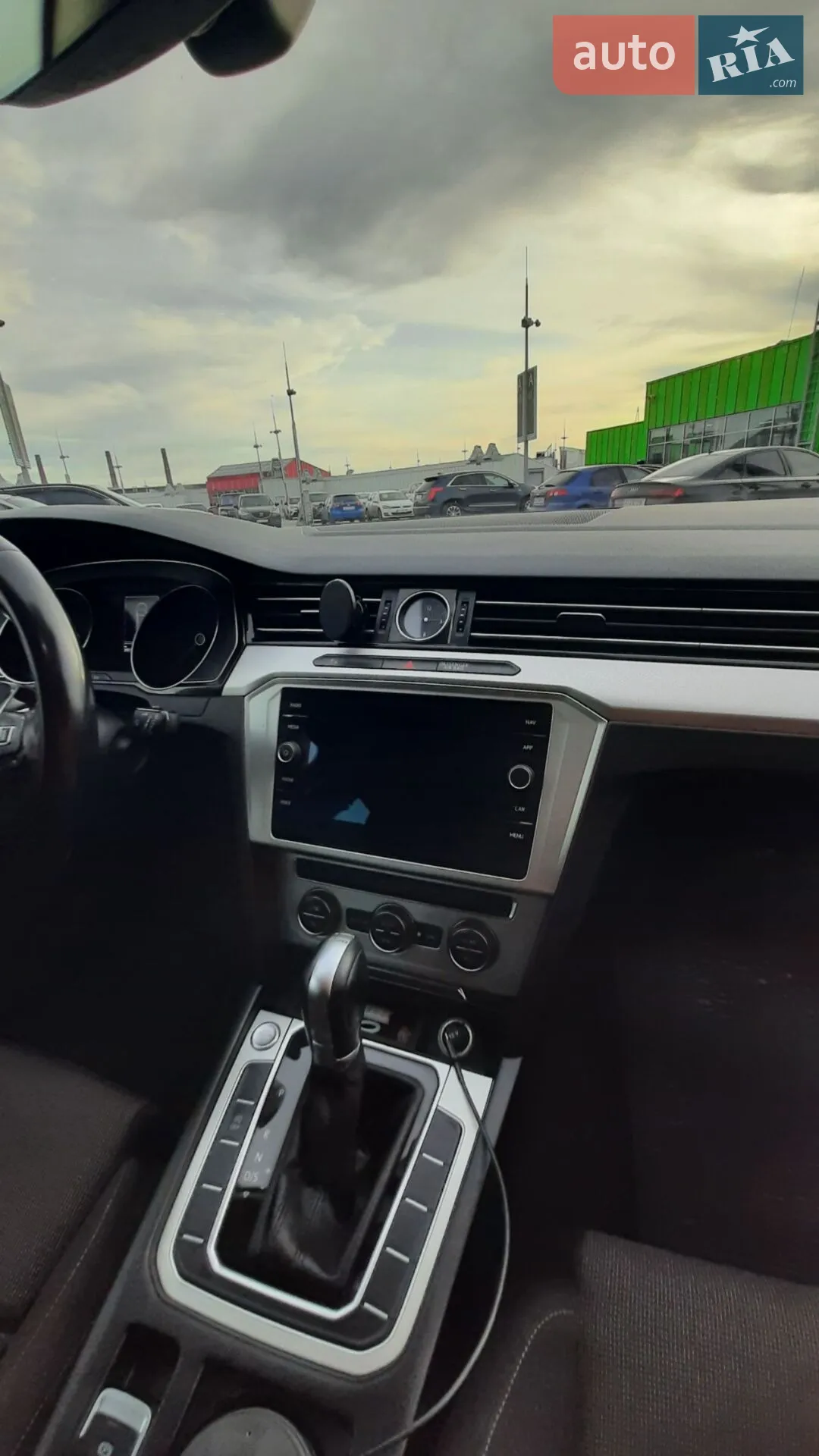 Volkswagen Passat 2018 VIN WVWZZZ3CZJE152308 фото оголошення 25 з 44