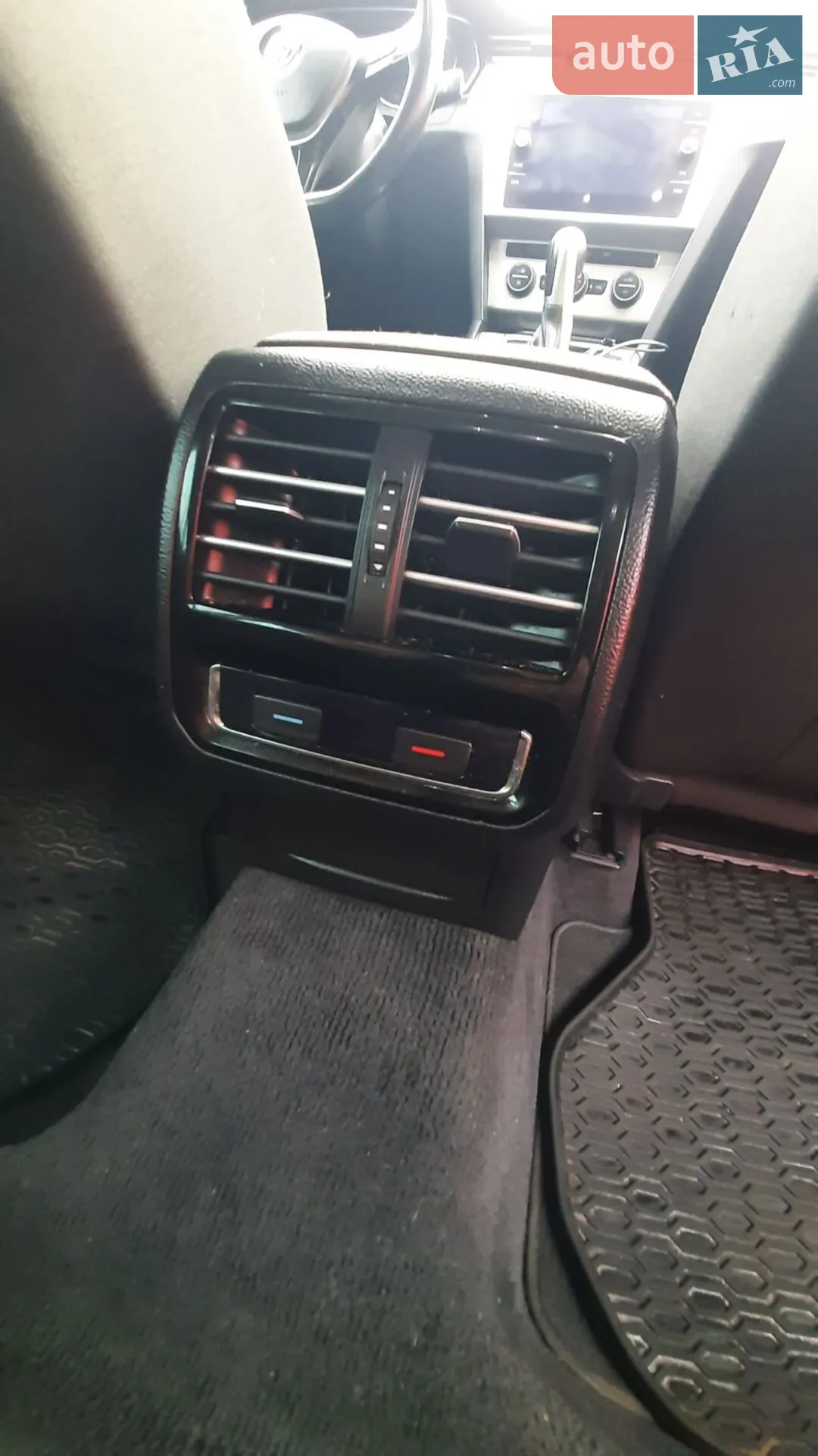 Volkswagen Passat 2018 VIN WVWZZZ3CZJE152308 фото оголошення 26 з 44