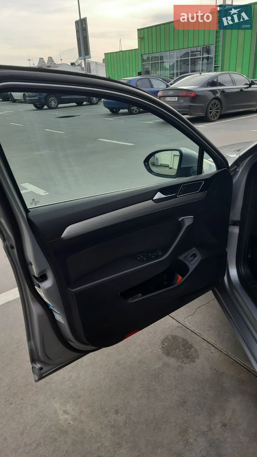 Volkswagen Passat 2018 VIN WVWZZZ3CZJE152308 фото оголошення 30 з 44