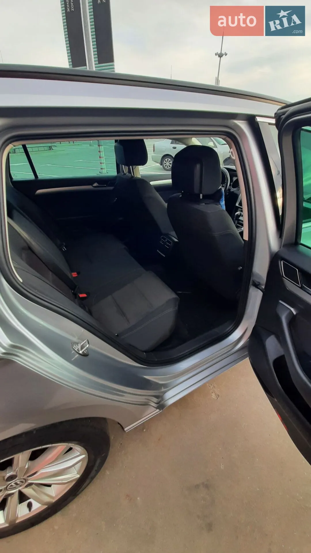 Volkswagen Passat 2018 VIN WVWZZZ3CZJE152308 фото оголошення 35 з 44