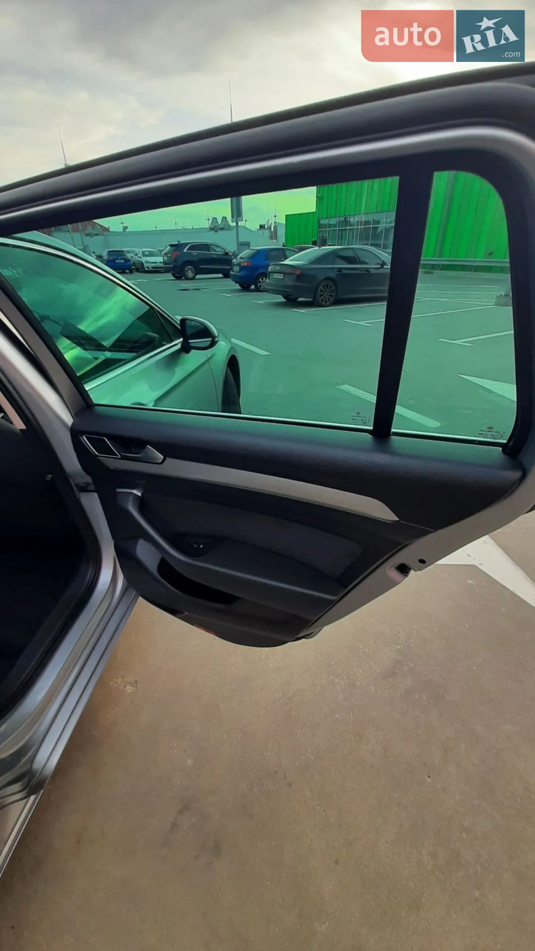Volkswagen Passat 2018 VIN WVWZZZ3CZJE152308 фото оголошення 28 з 44