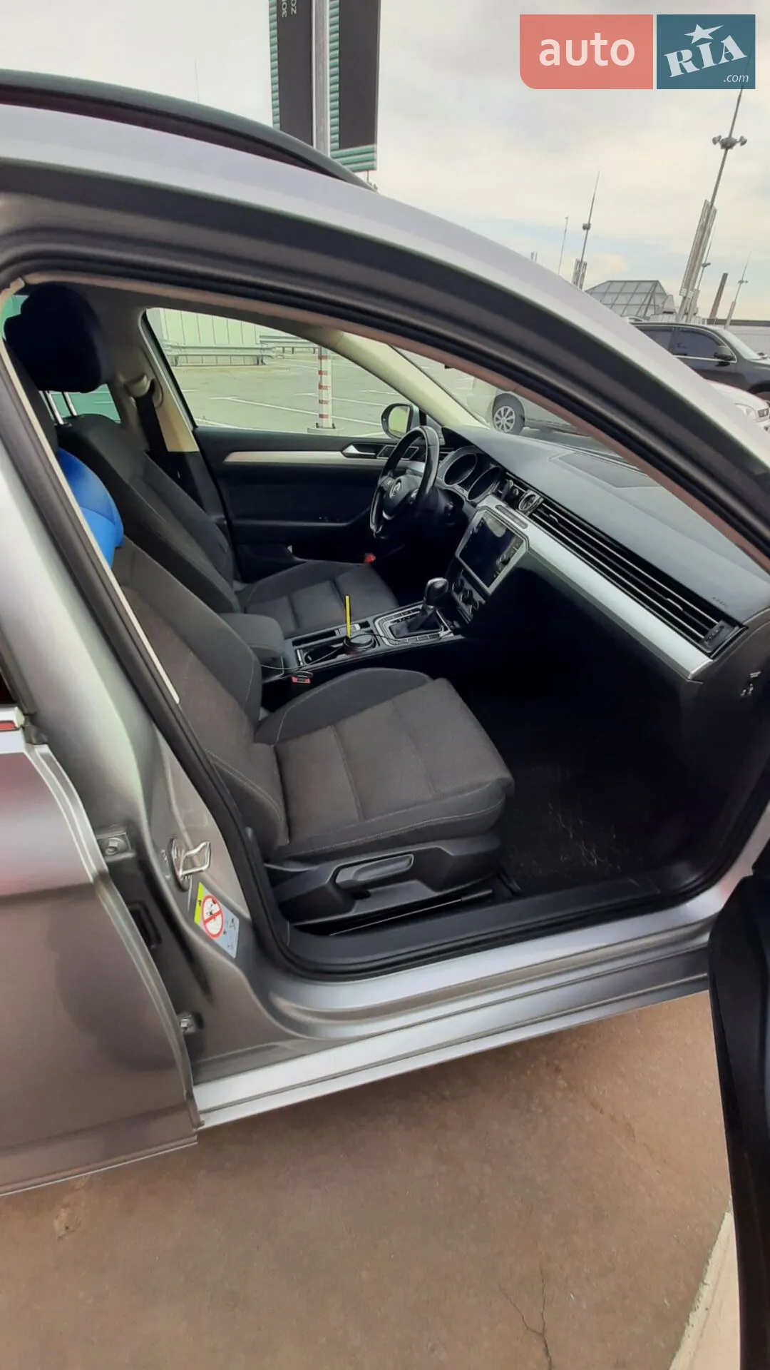 Volkswagen Passat 2018 VIN WVWZZZ3CZJE152308 фото оголошення 36 з 44