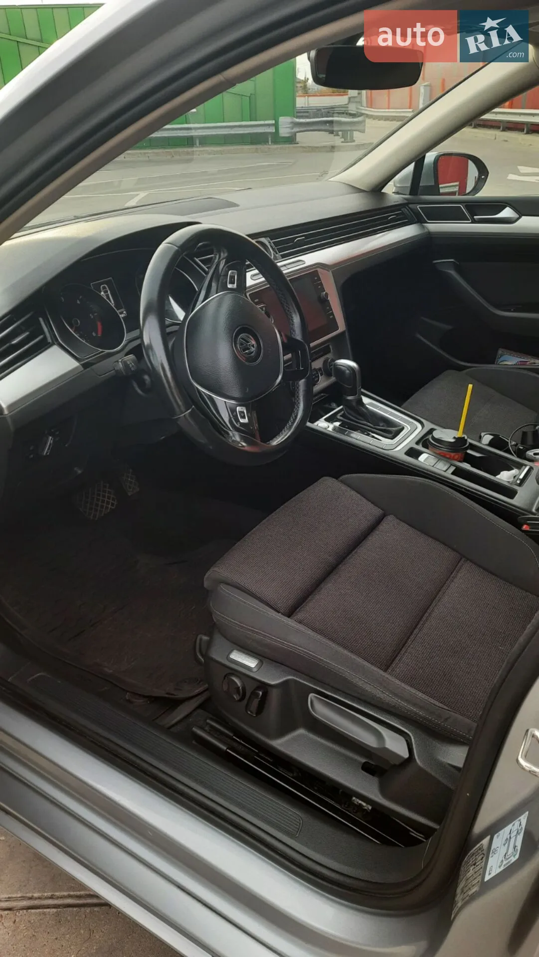 Volkswagen Passat 2018 VIN WVWZZZ3CZJE152308 фото оголошення 33 з 44