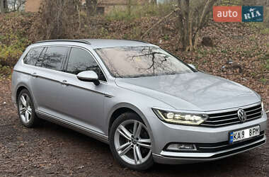 Универсал Volkswagen Passat 2015 в Киеве