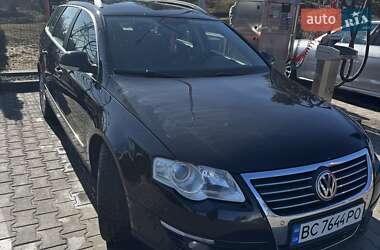 Универсал Volkswagen Passat 2008 в Старом Самборе