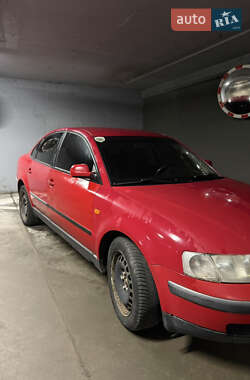 Седан Volkswagen Passat 1997 в Львові