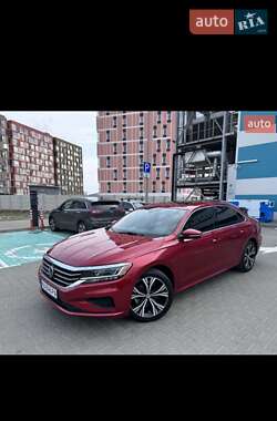 Седан Volkswagen Passat 2019 в Киеве