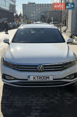 Универсал Volkswagen Passat 2021 в Луцке