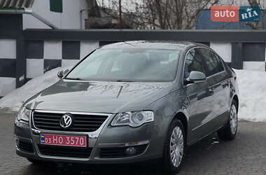 Седан Volkswagen Passat 2006 в Староконстантинове