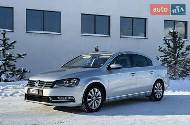 Седан Volkswagen Passat 2011 в Луцьку