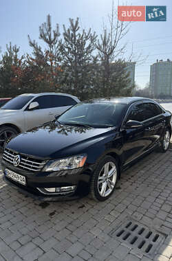 Седан Volkswagen Passat 2015 в Ивано-Франковске