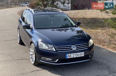 Універсал Volkswagen Passat 2013 в Дніпрі