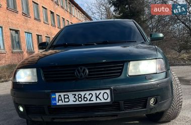 Седан Volkswagen Passat 1997 в Виннице