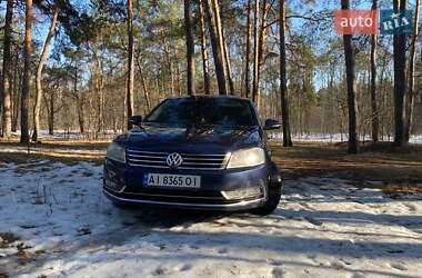 Седан Volkswagen Passat 2011 в Києві