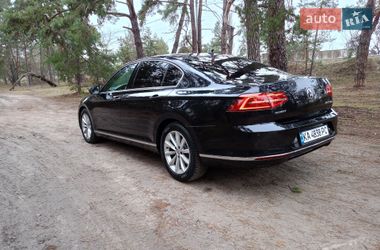 Седан Volkswagen Passat 2015 в Українці