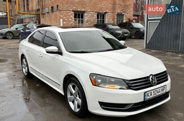 Седан Volkswagen Passat 2012 в Києві