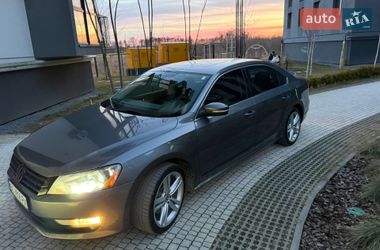 Седан Volkswagen Passat 2012 в Львові